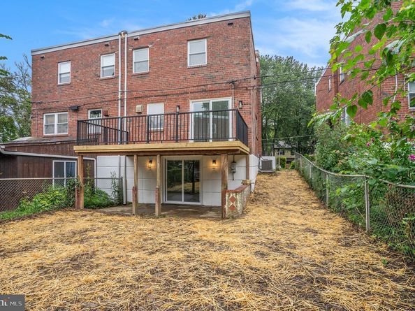 9038 Lykens Lane, Philadelphia PA 19128