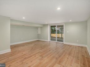 9038 Lykens Lane, Philadelphia PA 19128