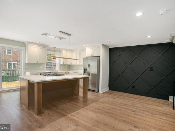 9038 Lykens Lane, Philadelphia PA 19128