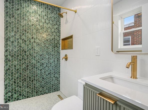 9038 Lykens Lane, Philadelphia PA 19128