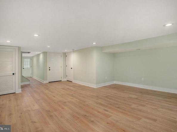 9038 Lykens Lane, Philadelphia PA 19128