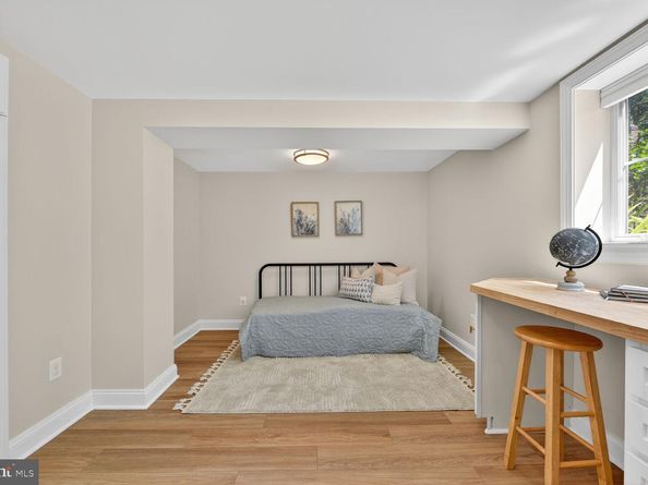 2828 N Van Buren Street, Arlington VA 22213