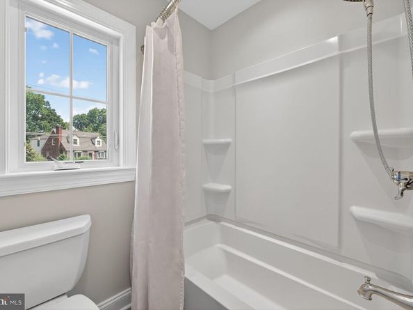 2828 N Van Buren Street, Arlington VA 22213
