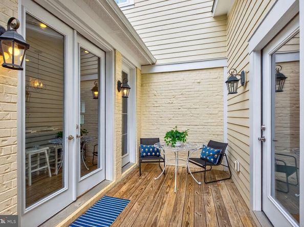 2828 N Van Buren Street, Arlington VA 22213