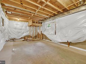 2828 N Van Buren Street, Arlington VA 22213