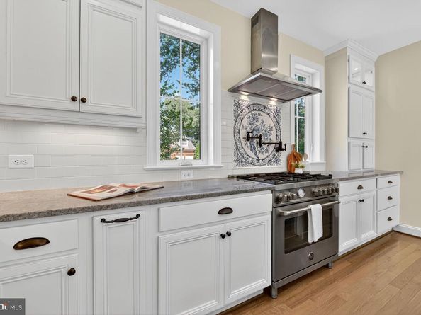 2828 N Van Buren Street, Arlington VA 22213
