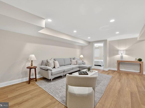 2828 N Van Buren Street, Arlington VA 22213