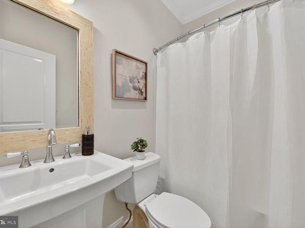 2828 N Van Buren Street, Arlington VA 22213