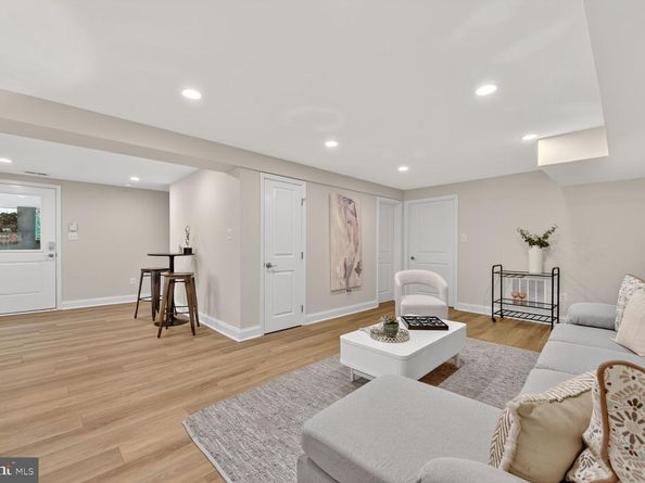 2828 N Van Buren Street, Arlington VA 22213