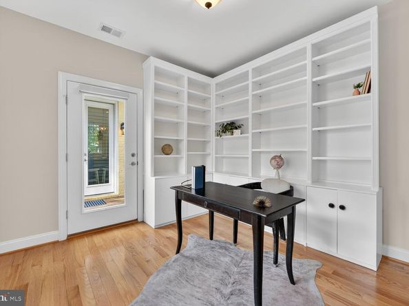 2828 N Van Buren Street, Arlington VA 22213