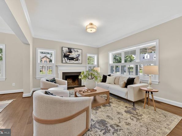 2828 N Van Buren Street, Arlington VA 22213