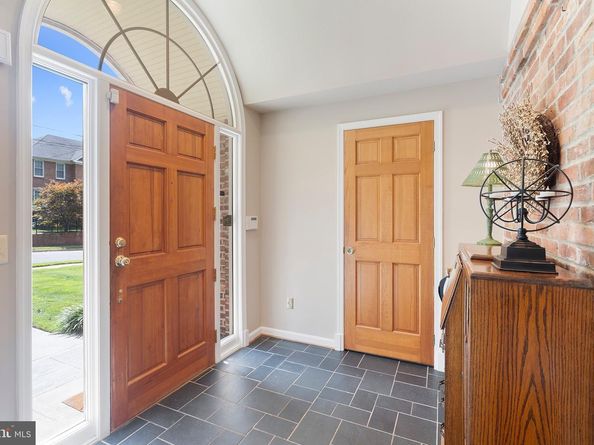 4827 27TH Place N, Arlington VA 22207