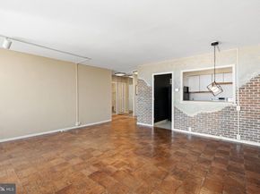 210 Locust Street 29HW, Philadelphia PA 19106