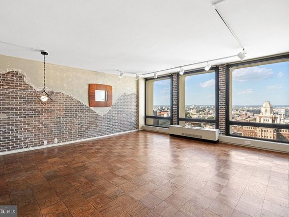 210 Locust Street 29HW, Philadelphia PA 19106