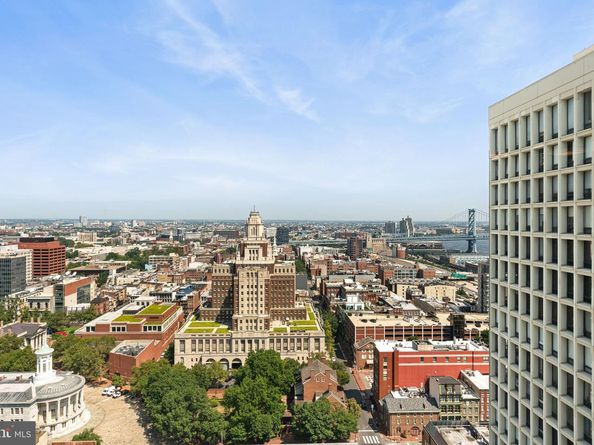 210 Locust Street 29HW, Philadelphia PA 19106