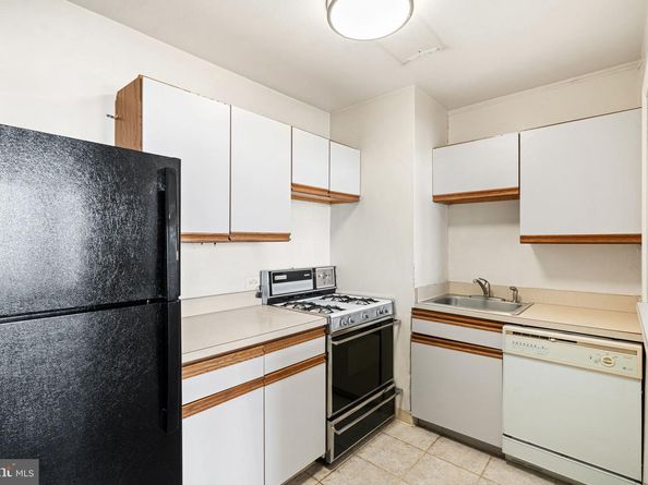 210 Locust Street 29HW, Philadelphia PA 19106