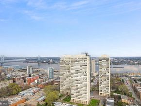 210 Locust Street 29HW, Philadelphia PA 19106