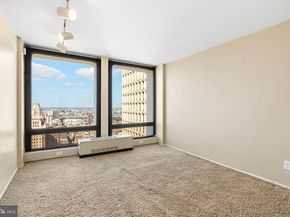 210 Locust Street 29HW, Philadelphia PA 19106