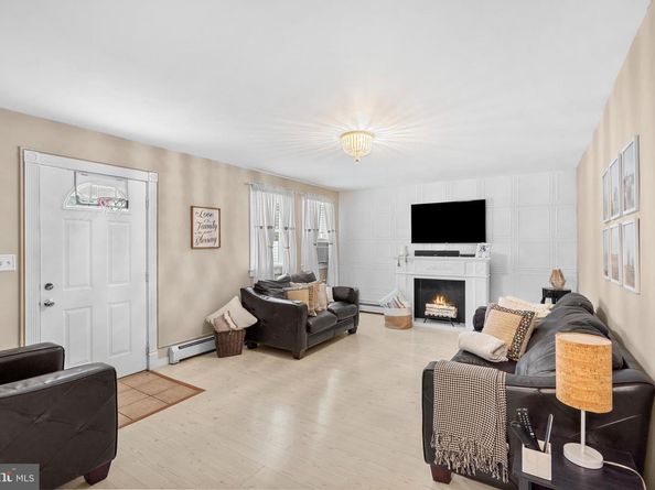 11003 Stevens Road, Philadelphia PA 19116