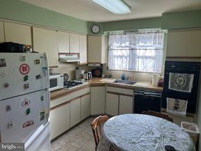 8572 Benton Avenue, Philadelphia PA 19152