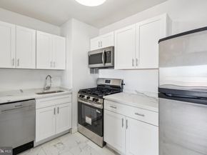 200 Locust Street 9CN, Philadelphia PA 19106