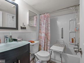 600 Hazell Lane, Philadelphia PA 19116