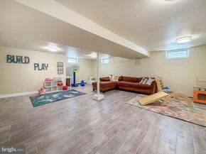 60 Caledonia Drive, Warminster PA 18974