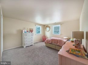 60 Caledonia Drive, Warminster PA 18974