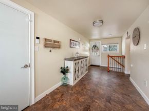 60 Caledonia Drive, Warminster PA 18974