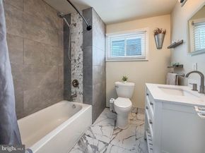 60 Caledonia Drive, Warminster PA 18974