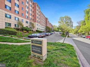 1300 S Arlington Ridge Road 204, Arlington VA 22202