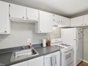 1300 S Arlington Ridge Road 204, Arlington VA 22202