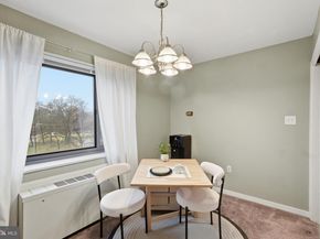 1300 S Arlington Ridge Road 204, Arlington VA 22202