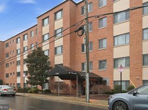 1300 S Arlington Ridge Road 204, Arlington VA 22202