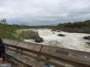 1507 Laurel Hill Road, Vienna VA 22182