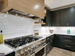 930 Fairway Drive NE, Vienna VA 22180