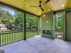 930 Fairway Drive NE, Vienna VA 22180