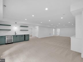 930 Fairway Drive NE, Vienna VA 22180