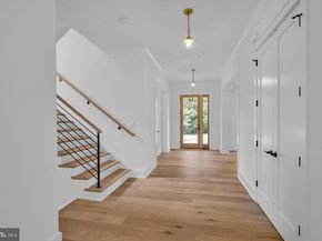 930 Fairway Drive NE, Vienna VA 22180