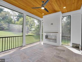 930 Fairway Drive NE, Vienna VA 22180