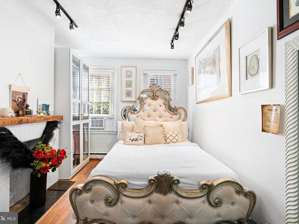 320 S Juniper Street, Philadelphia PA 19107