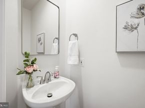 8894 Ashgrove House Lane, Vienna VA 22182