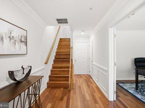 8894 Ashgrove House Lane, Vienna VA 22182