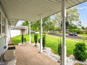 191 Crabtree Drive, Levittown PA 19055