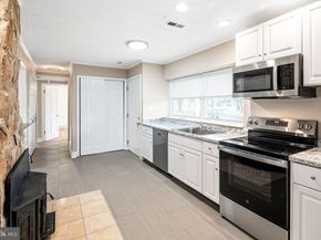 191 Crabtree Drive, Levittown PA 19055