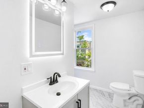 2545 S Marshall Street, Philadelphia PA 19148
