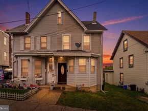909 Pine Street, Darby PA 19023