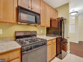 4854 Eisenhower Avenue 155, Alexandria VA 22304