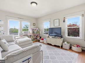 224 Oakdale Avenue, Horsham PA 19044