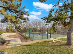 2800 S Abingdon Street B, Arlington VA 22206